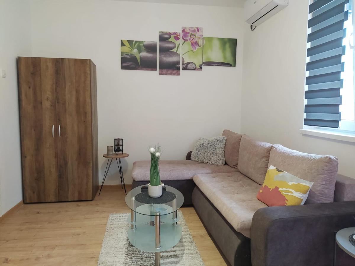 Zen Apartmani Zrenjanin Exterior foto